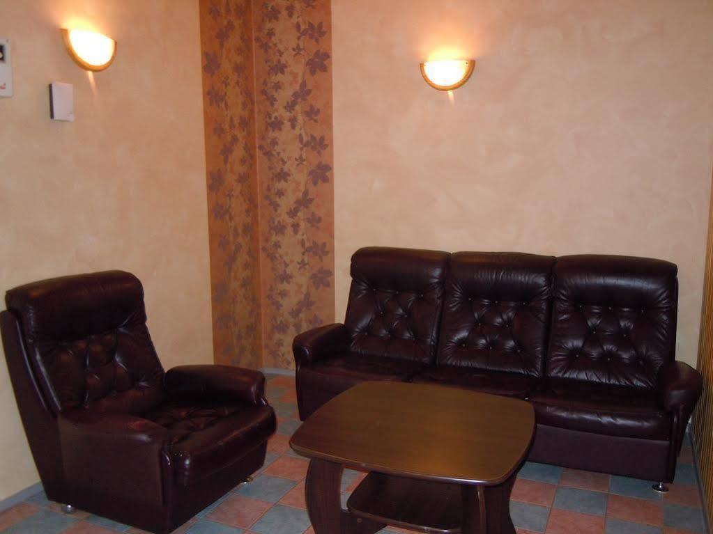 Centrum Hotel Viljandi Eksteriør billede